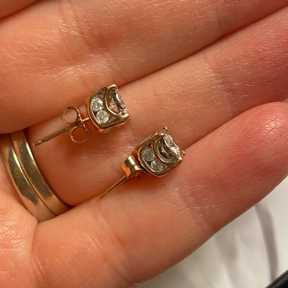 Earrings - Picture 5 of 8